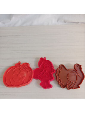VTG Hallmark Holiday Cookie Cutters Santa Turkey Pumpkin Large Plastic